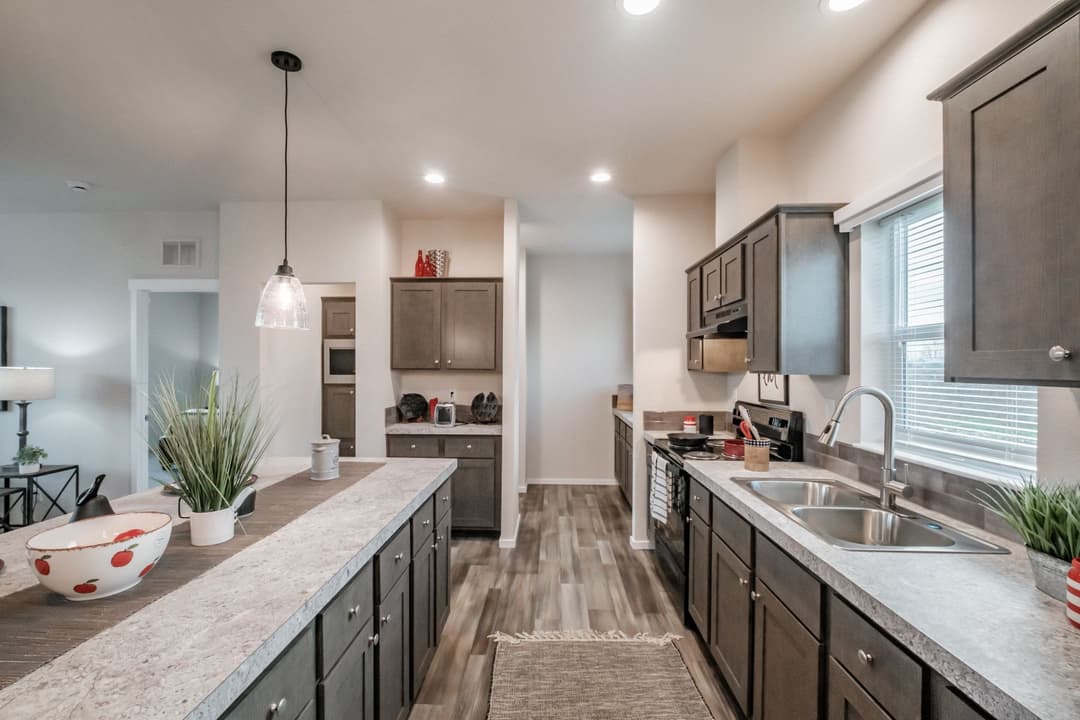 Canyon kitchen home features