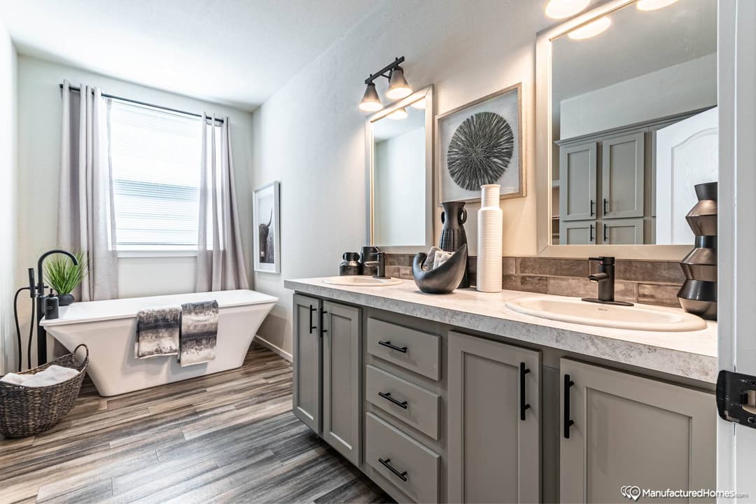 Hd 30764e bathroom home features