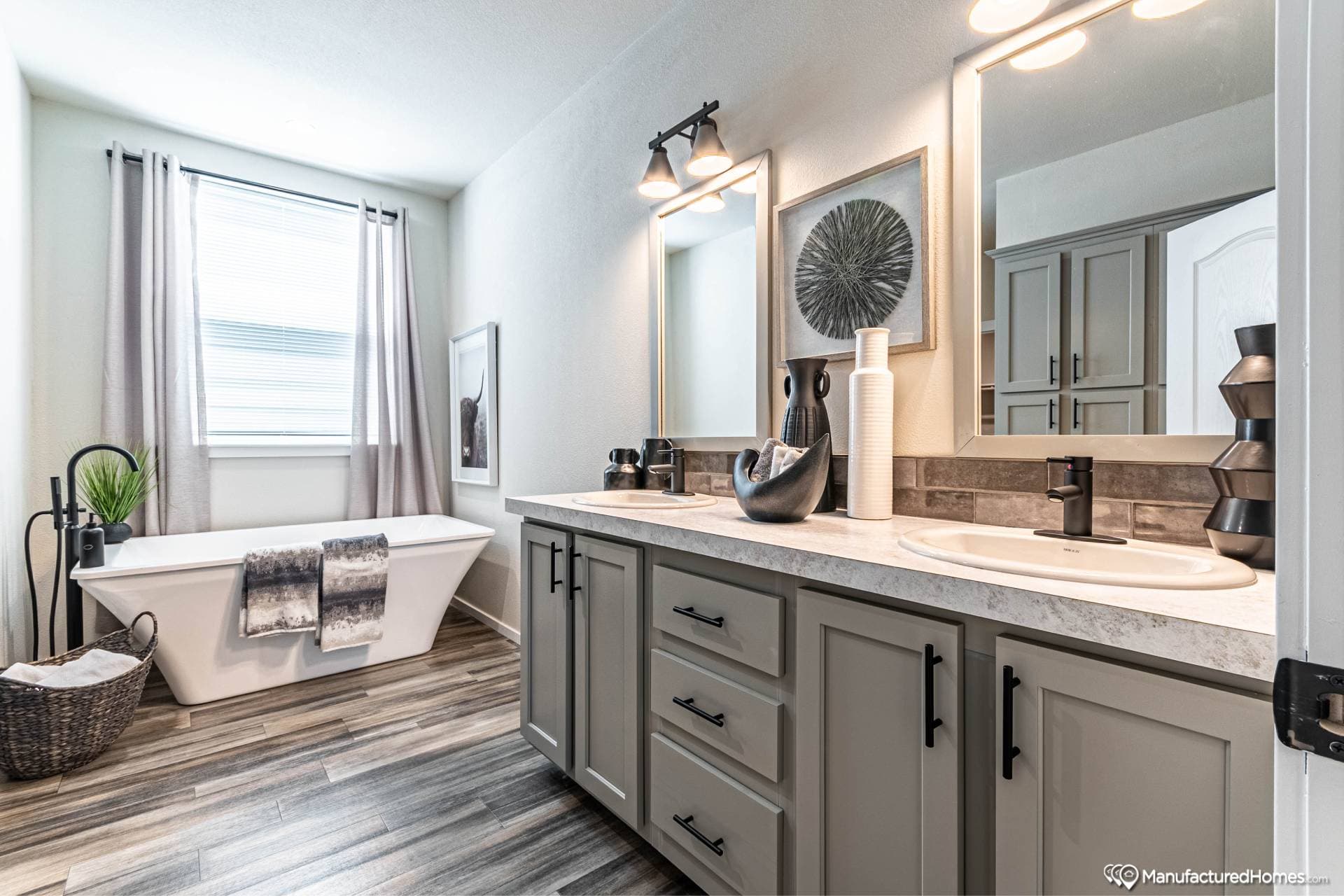 Hd 30764e bathroom home features