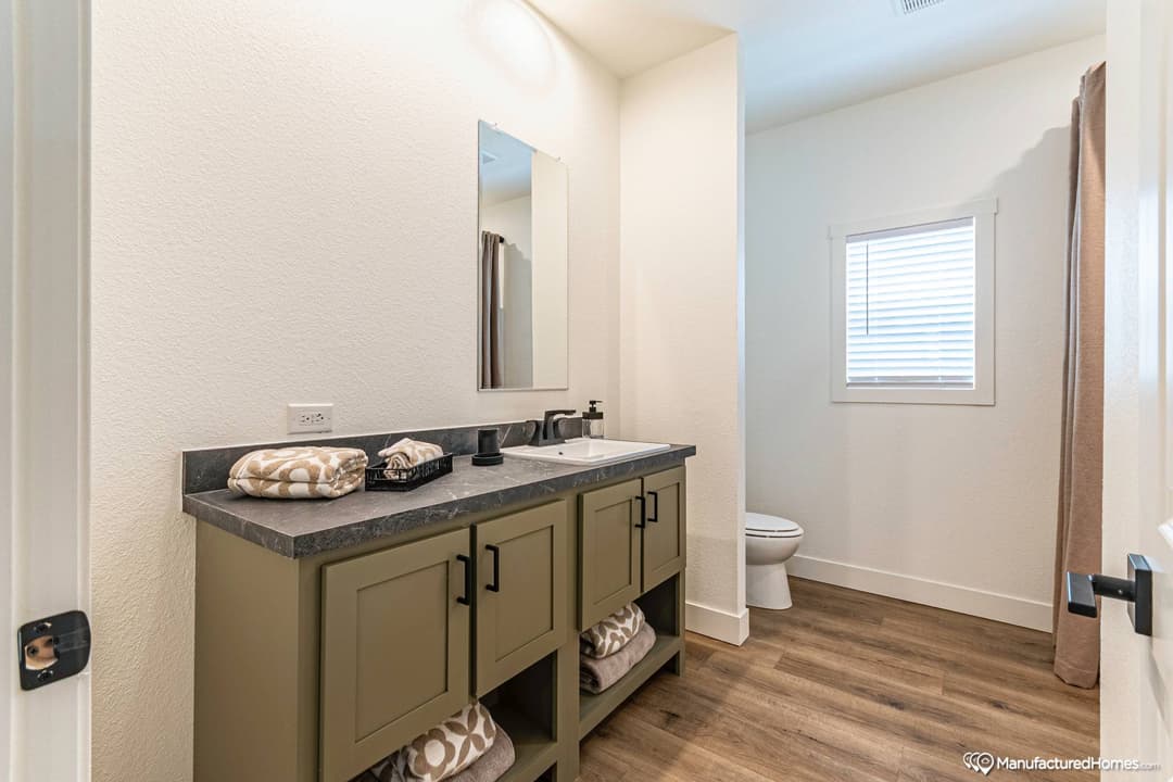 Grand bathroom home features