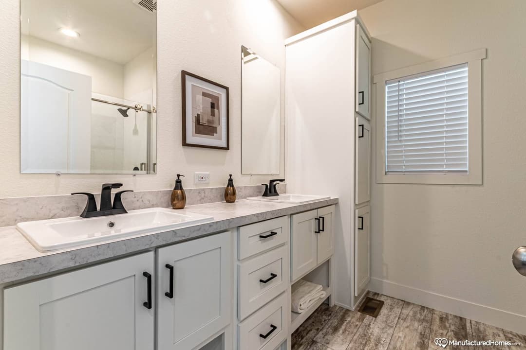 Holiday bathroom home features