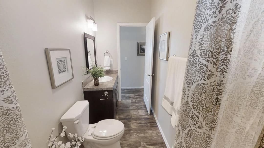 Rc3037a bathroom home features