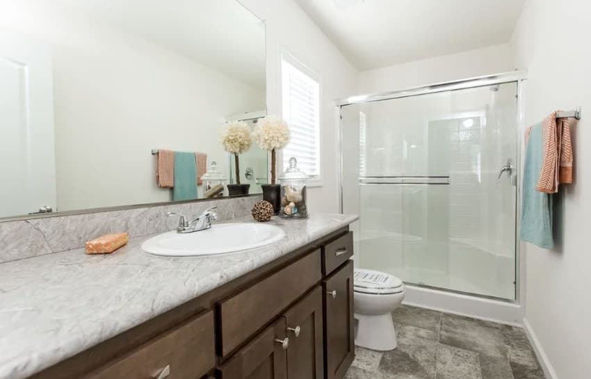 Fairpoint 24403a bathroom home features