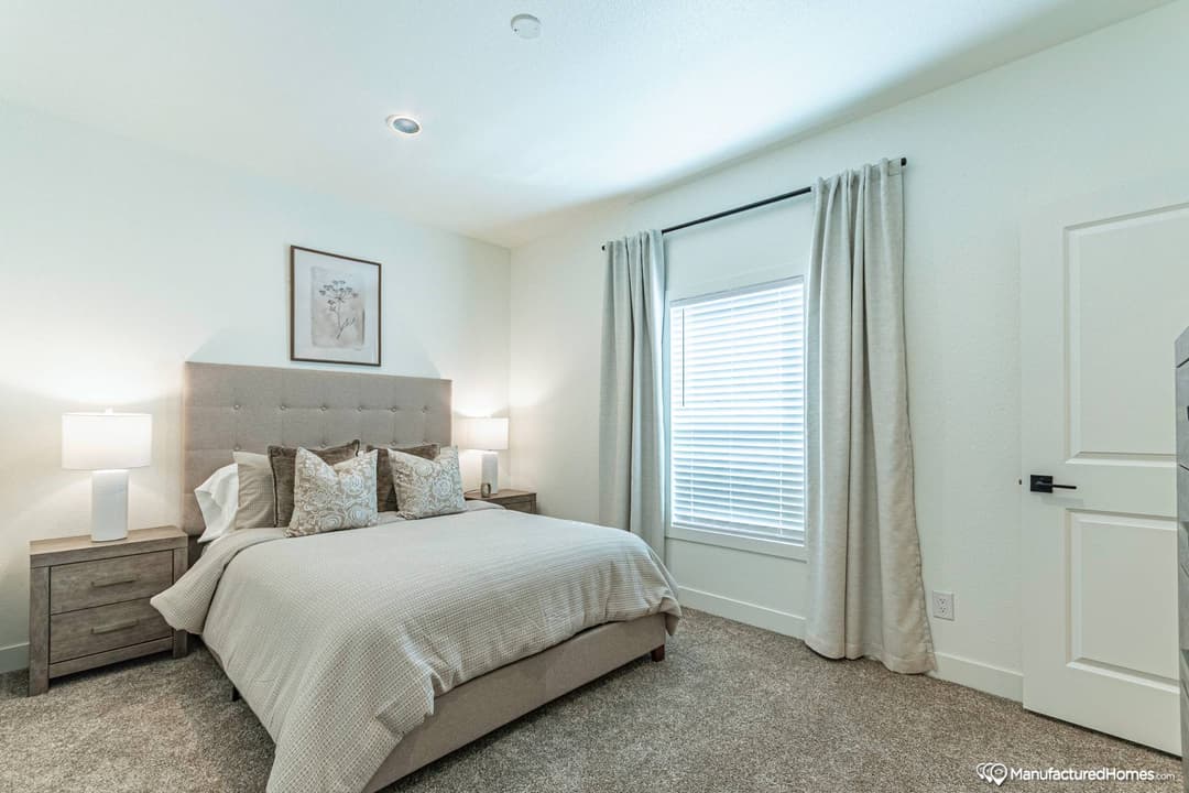 Grand bedroom home features