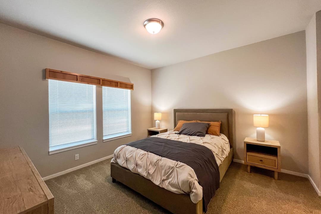 Pacific crest bedroom home features