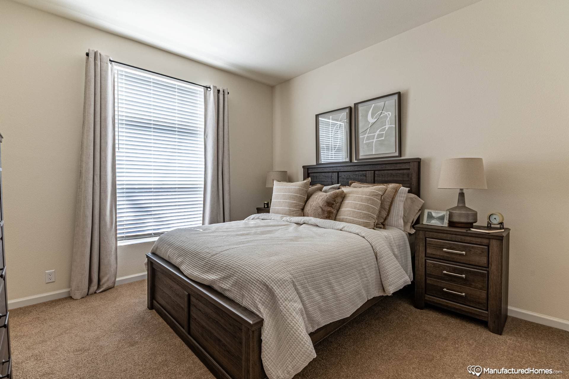 Yosemite 5643r bedroom home features