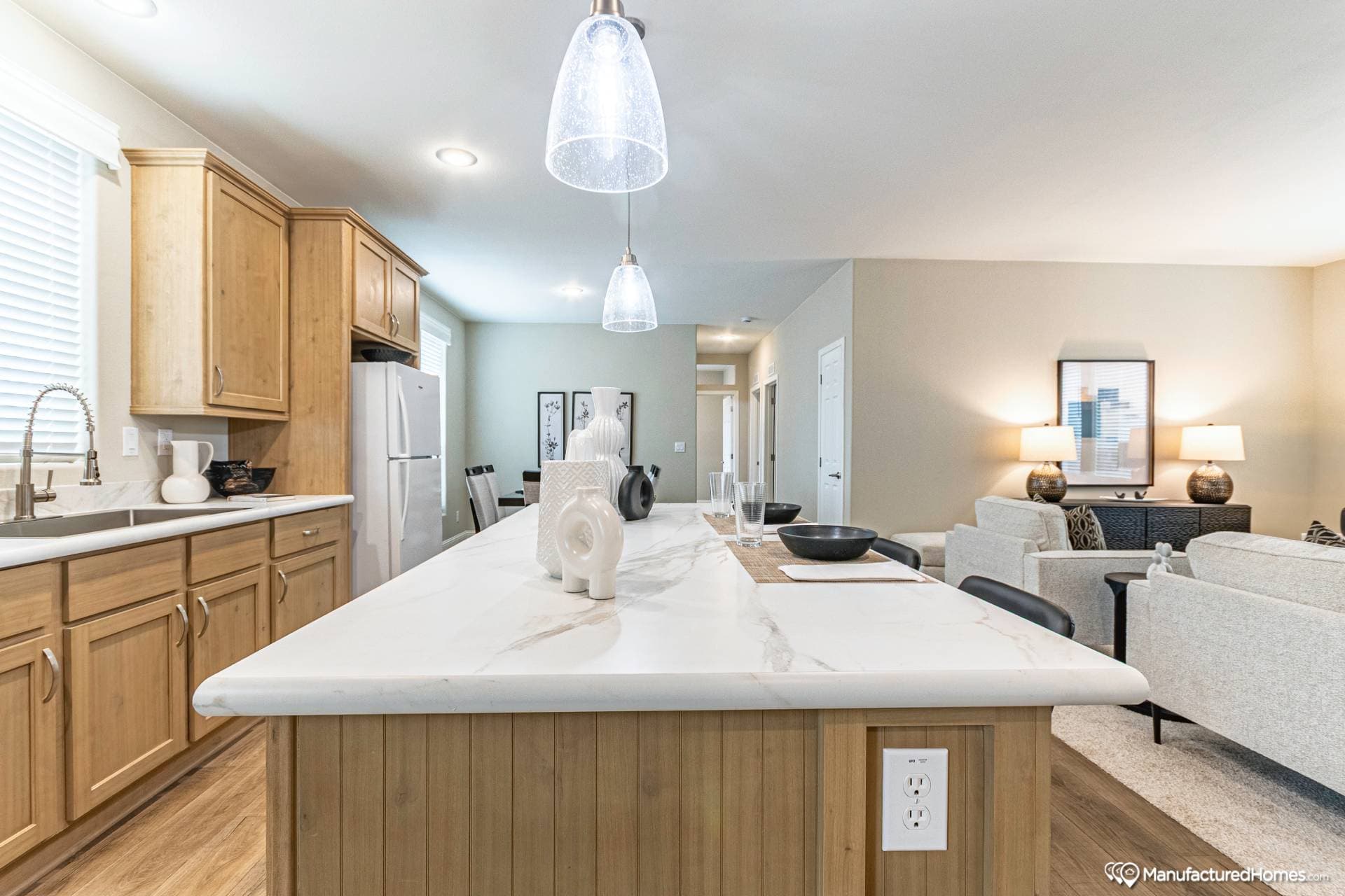Mountain ridge 28603b kitchen home features