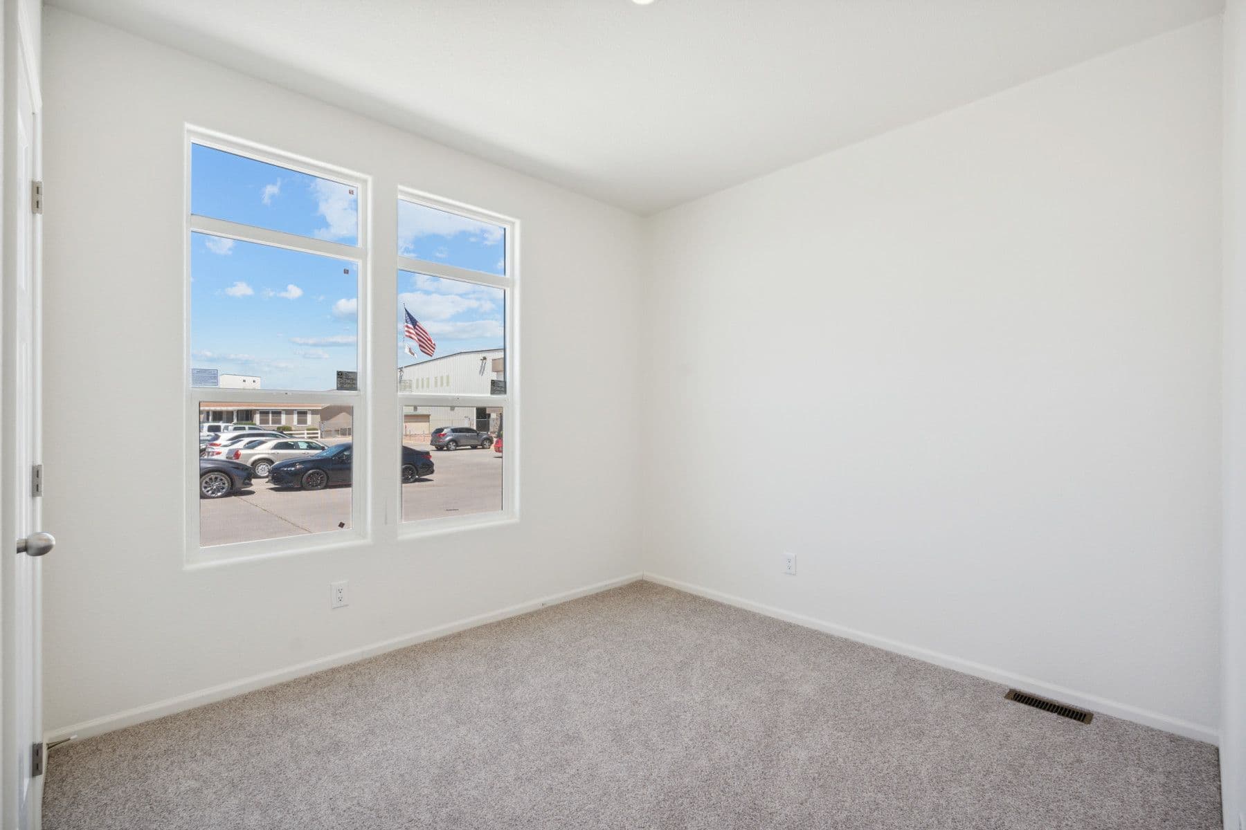 Cs2852e bedroom home features