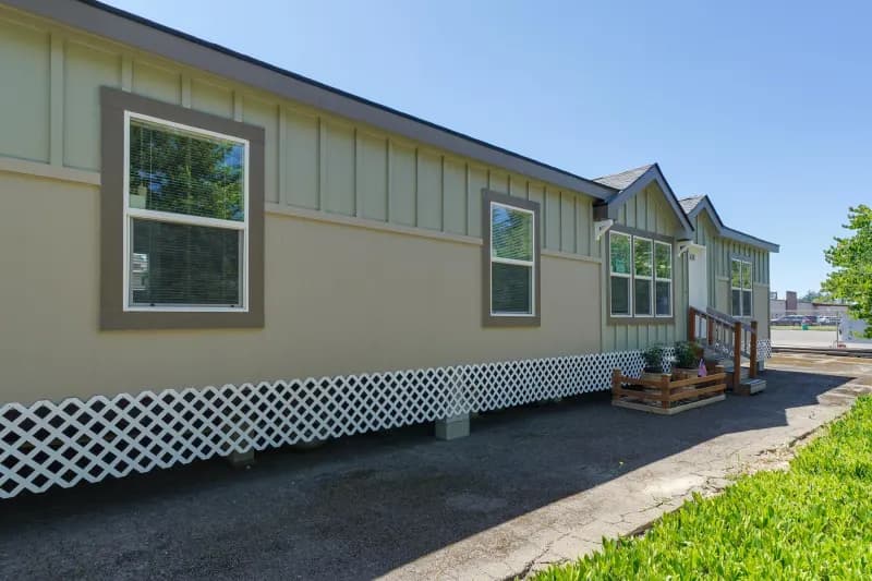 Spectra rh7110 exterior, hero, and elevation home features