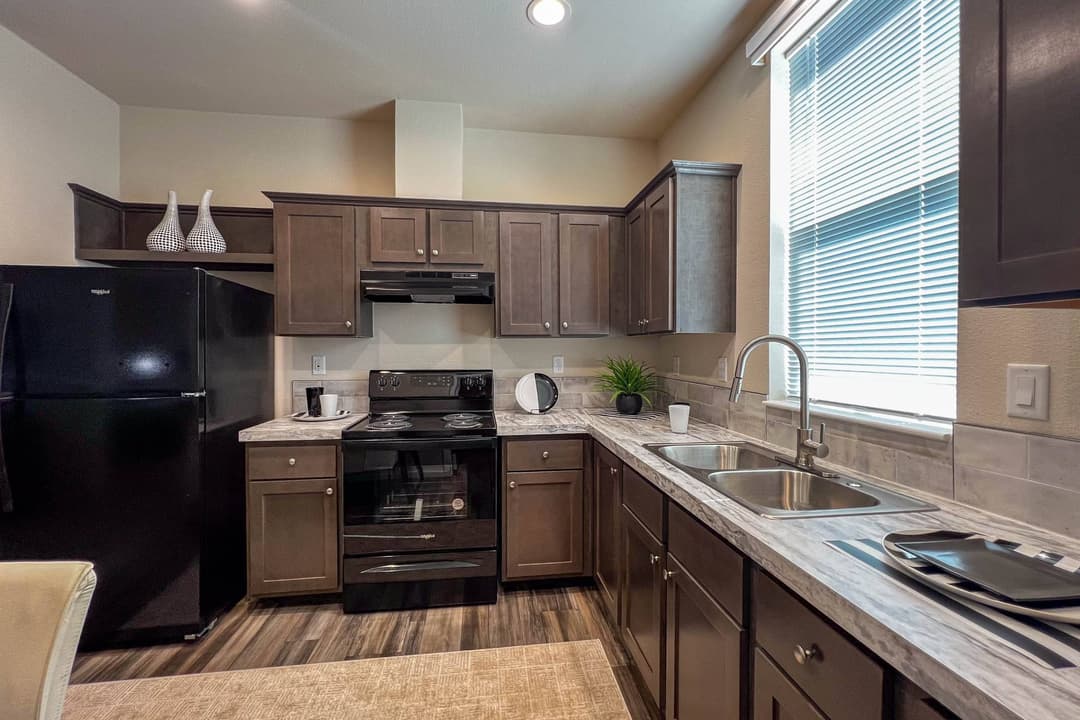 Coho 24402a kitchen home features