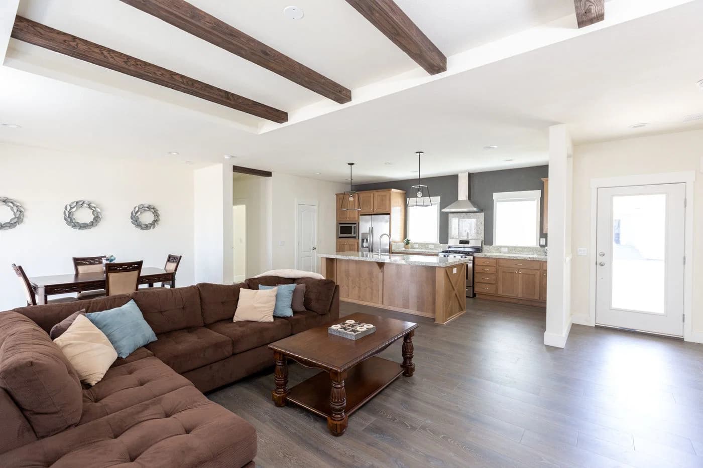 Coronado 2456c interior home features