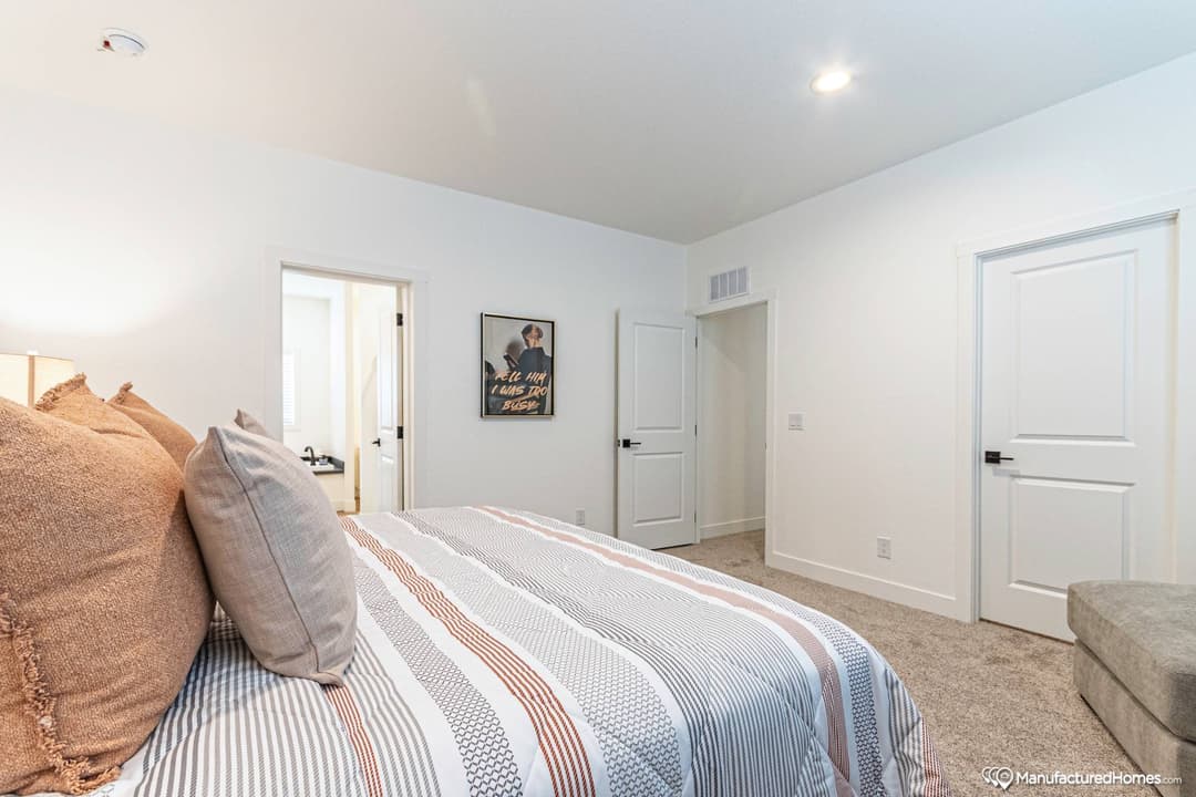 Grand bedroom home features
