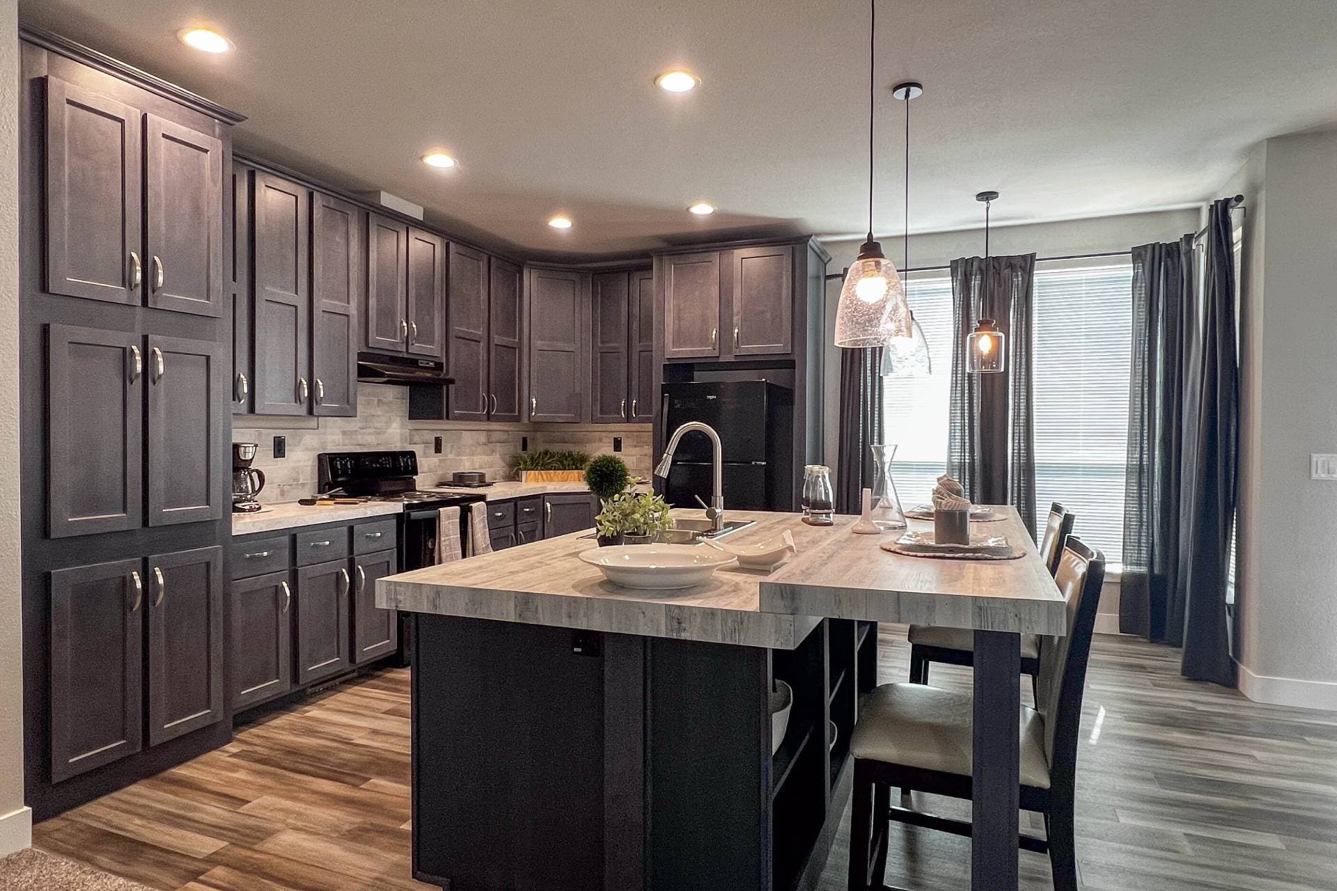 St. andrews kitchen home features