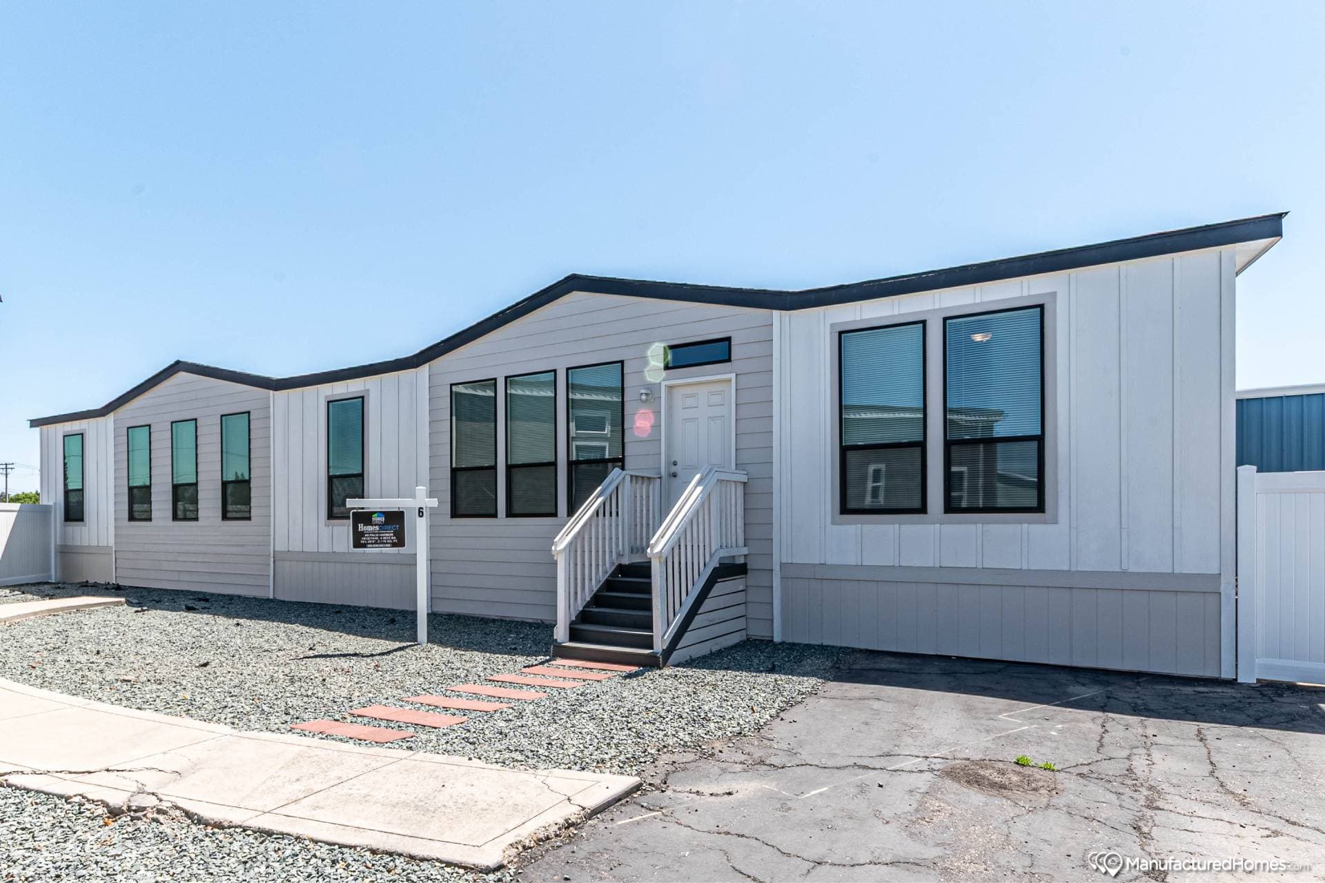 Hd 30764e elevation, hero, and exterior home features