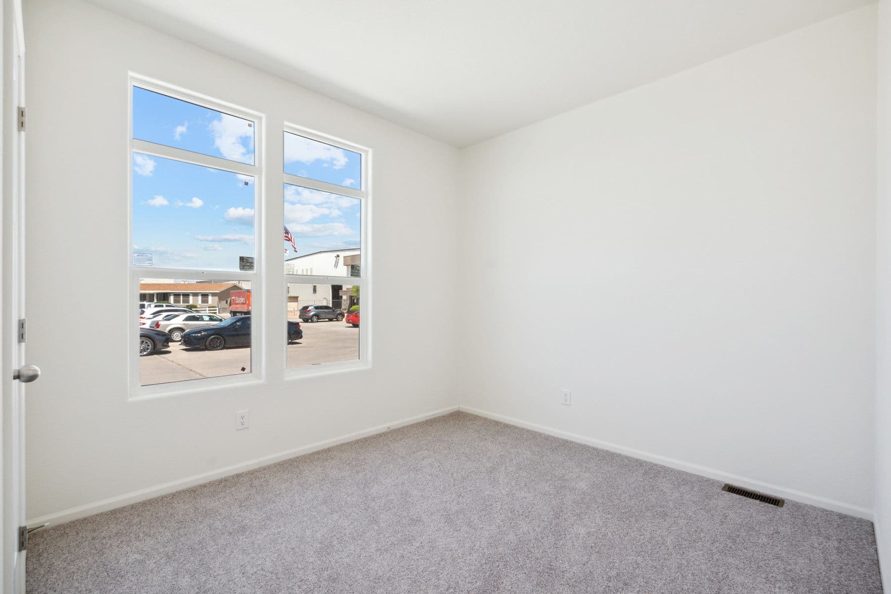 Cs2852e bedroom home features