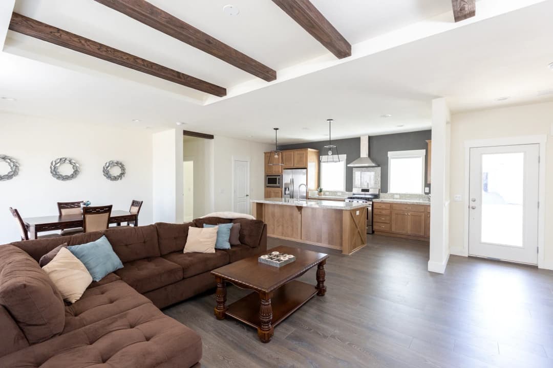 Coronado 2458a interior home features
