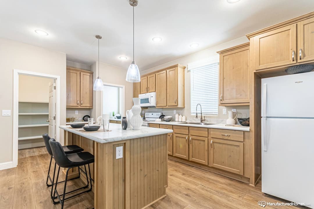 Mountain ridge 28603b kitchen home features