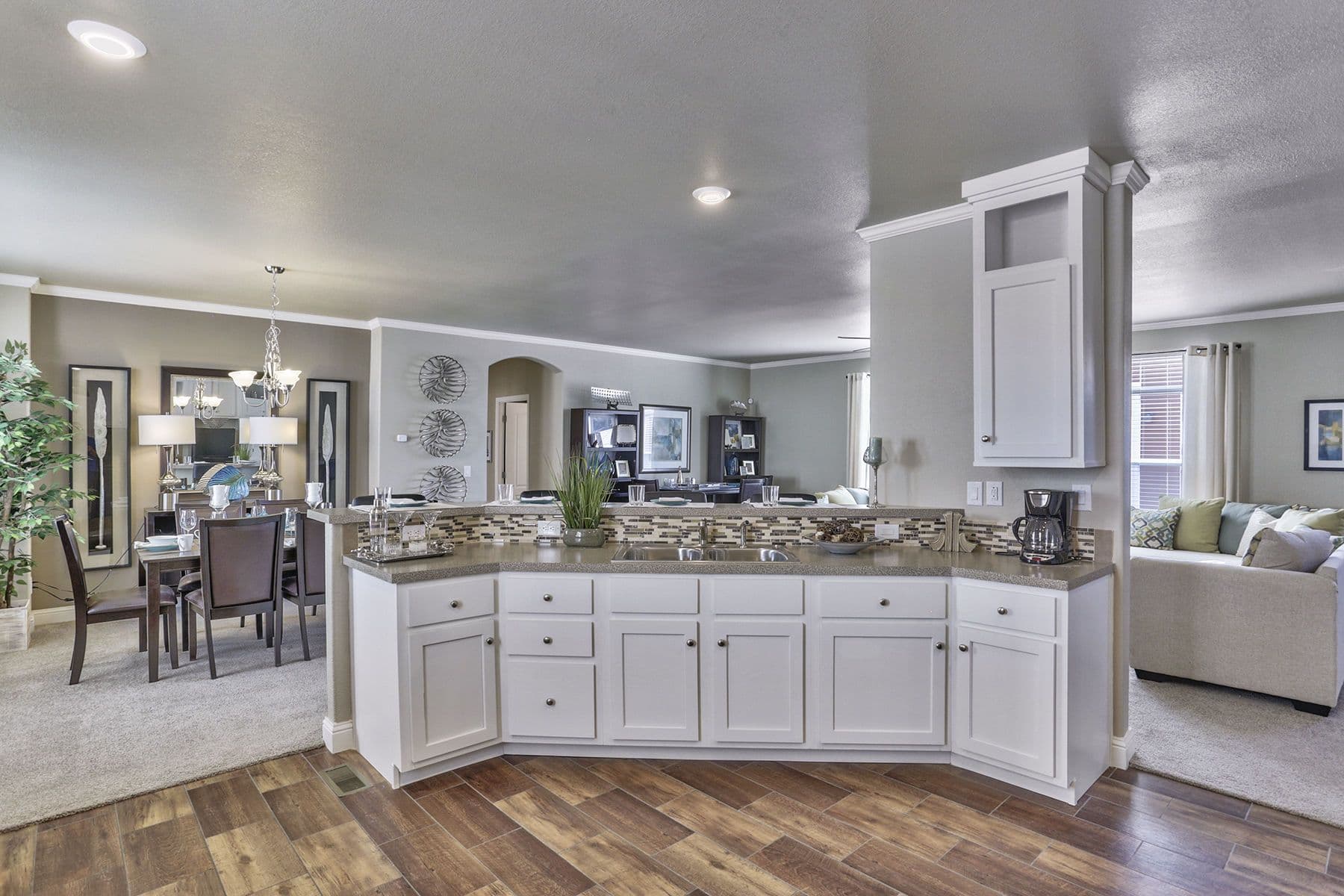 Citrus kitchen home features