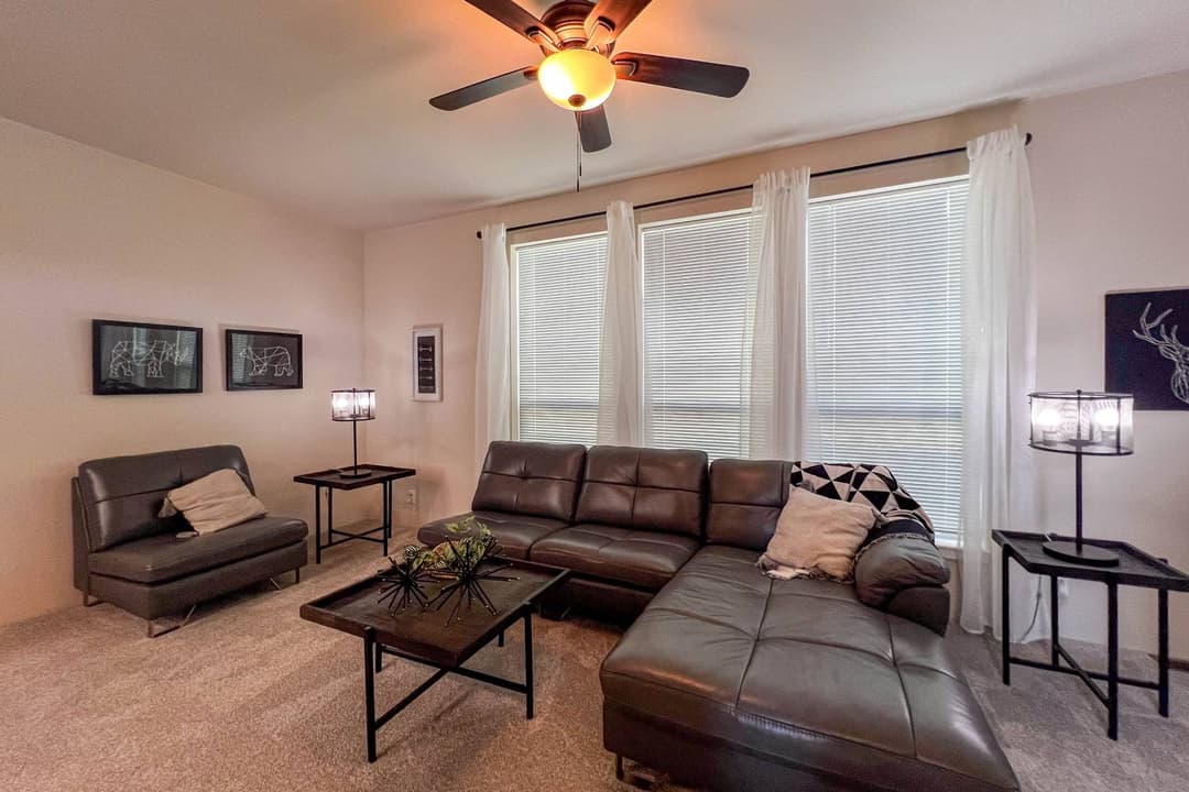 Coho 24402a interior home features