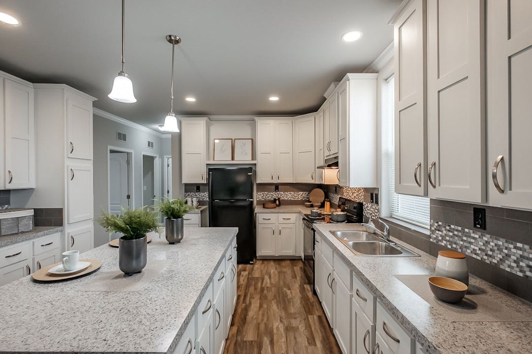 Diamond peak kitchen home features