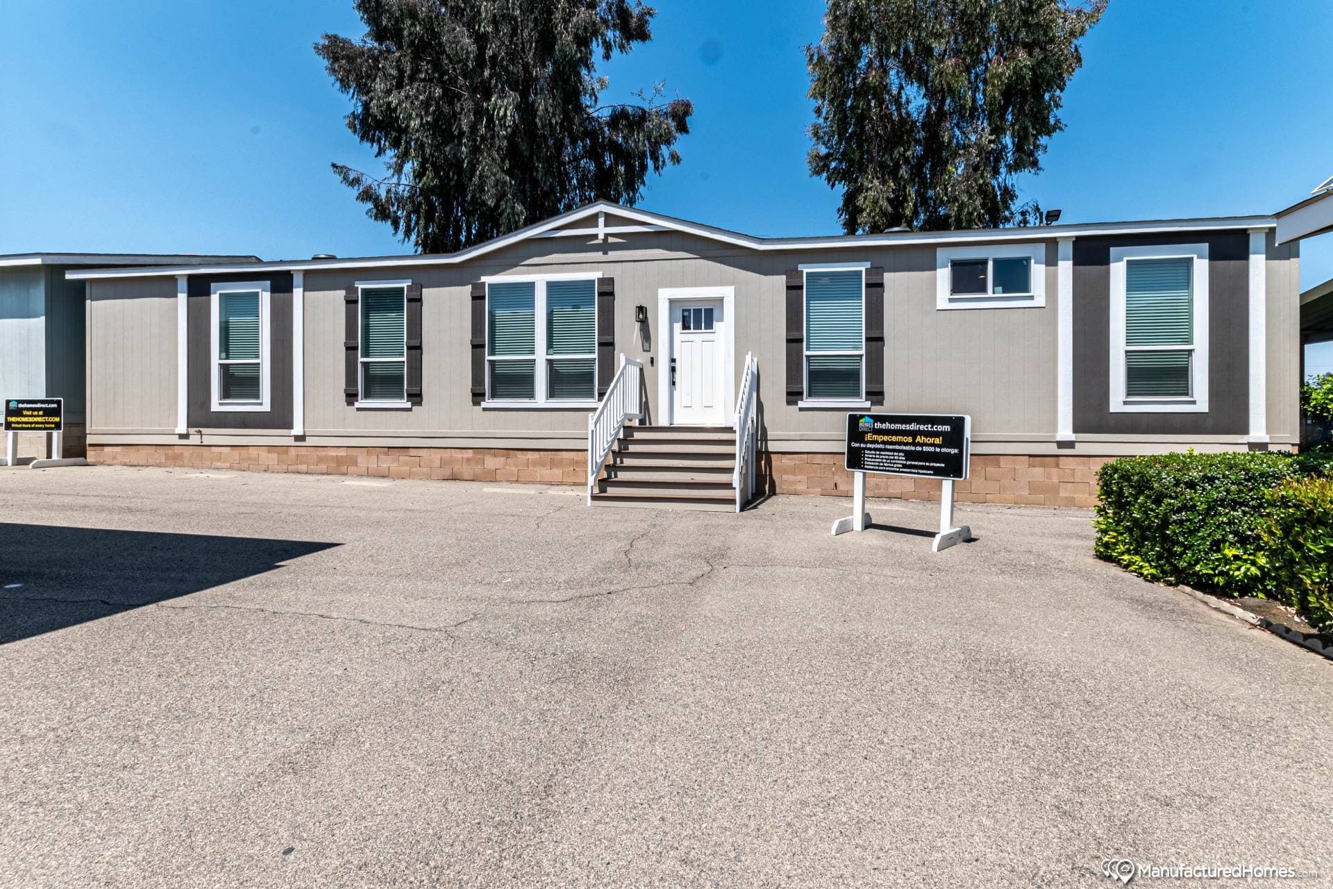 Holiday elevation, exterior, and hero home features