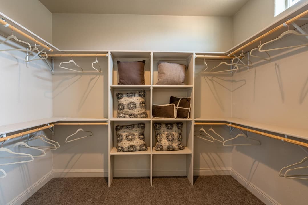 Rc3076a interior home features