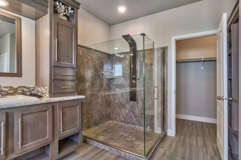 Skyland bathroom home features