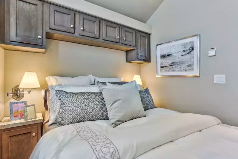 Bluewater bedroom home features