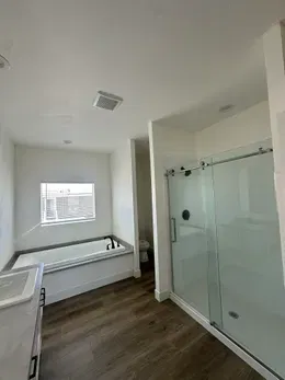 Acadia bathroom home features