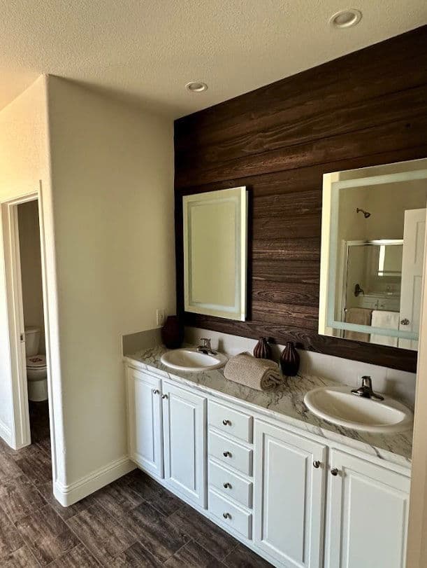 Farm house bathroom home features