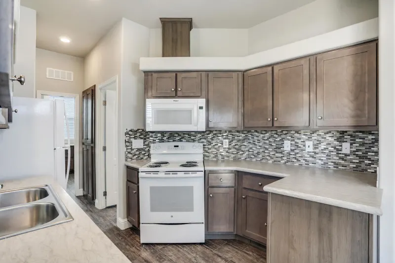 Desert vista 102 kitchen home features