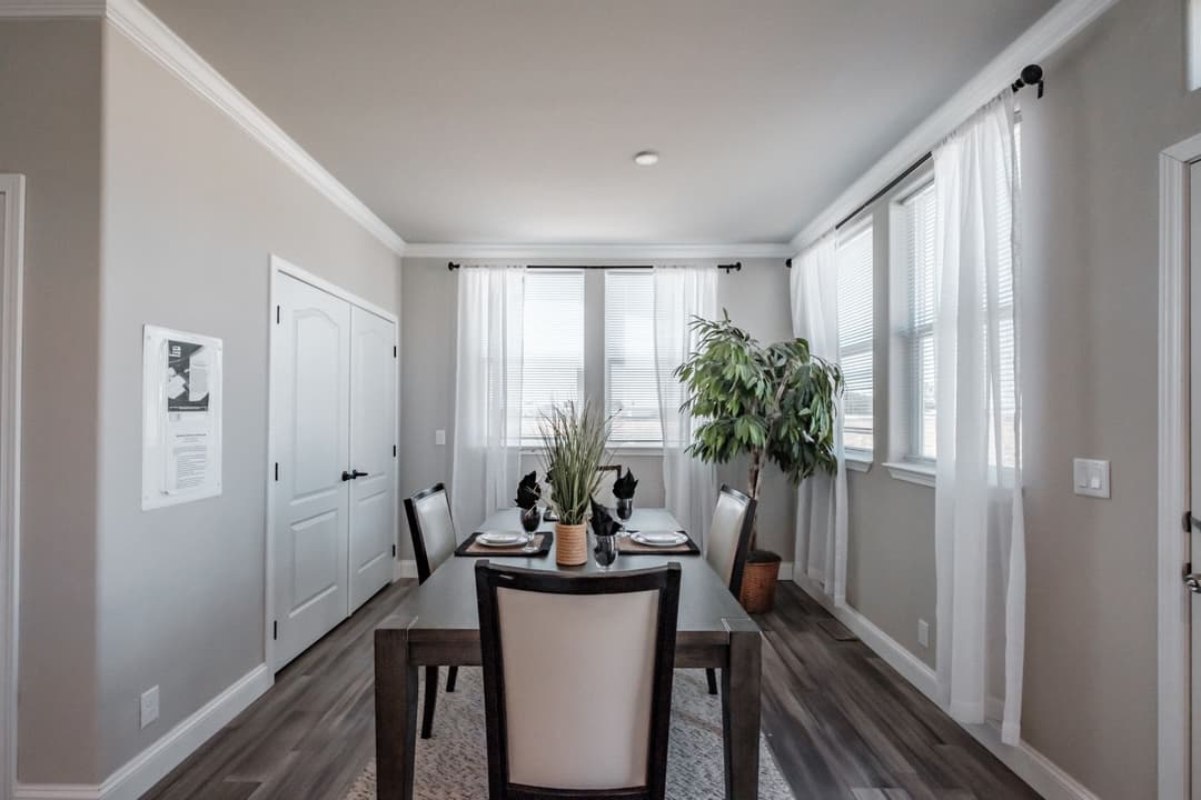 Wind river interior home features