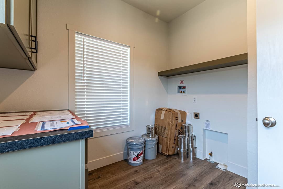 Instant housing farmhouse interior home features