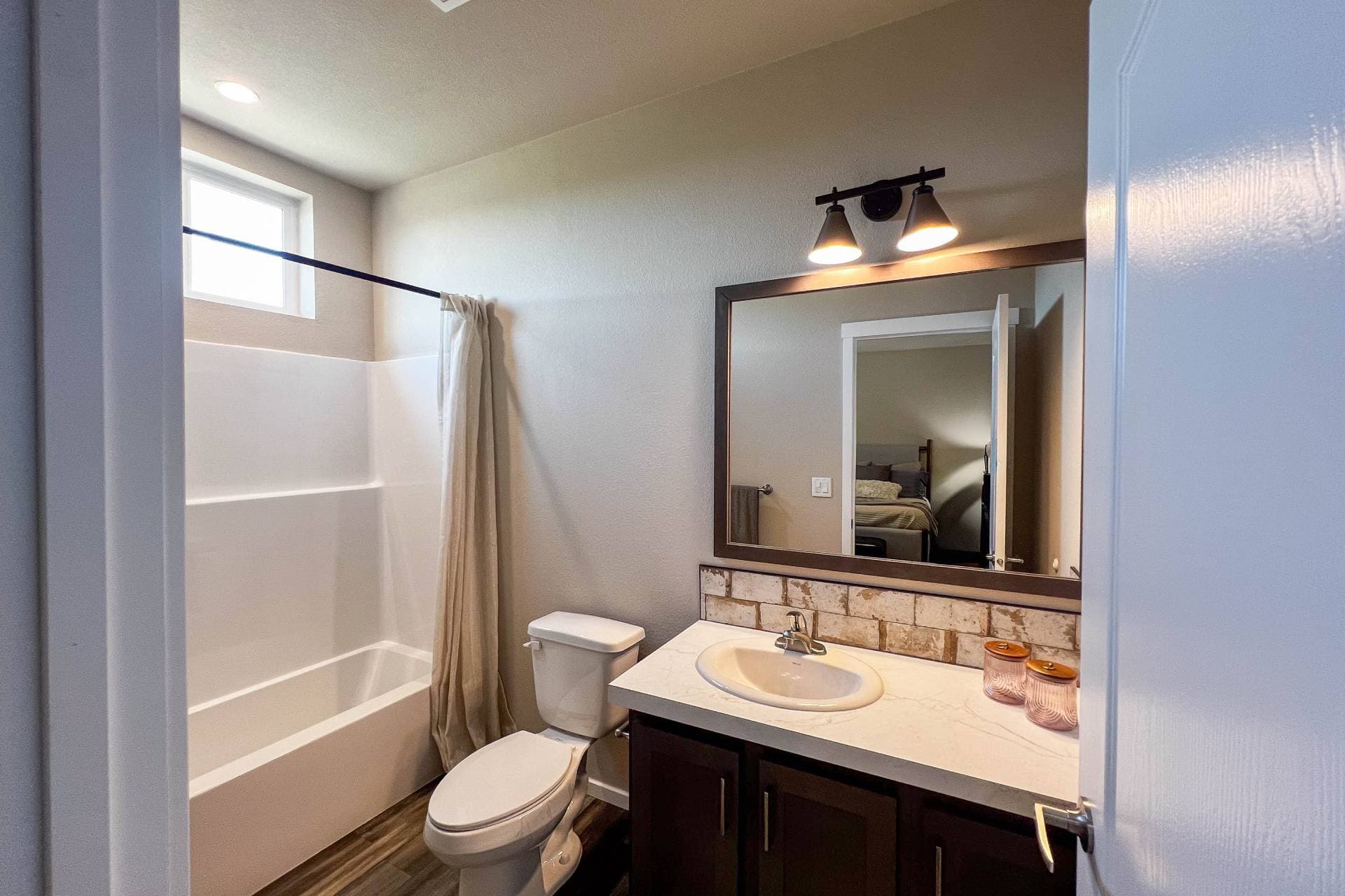Bellingham bathroom home features