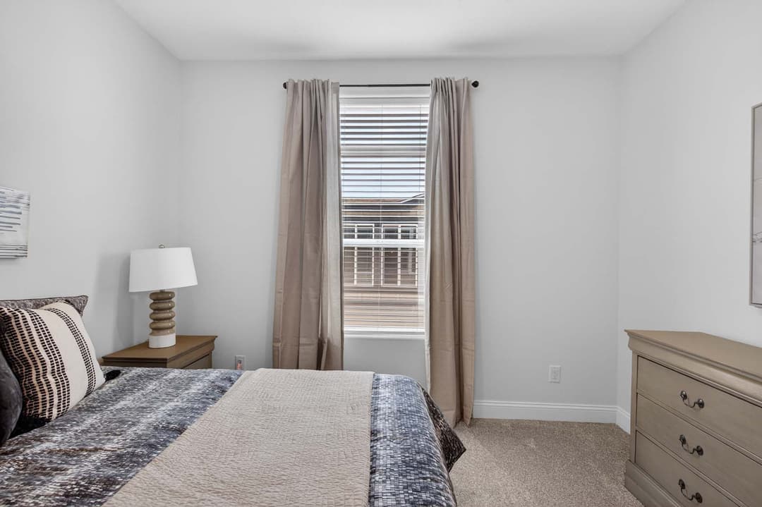 Hacienda bedroom home features