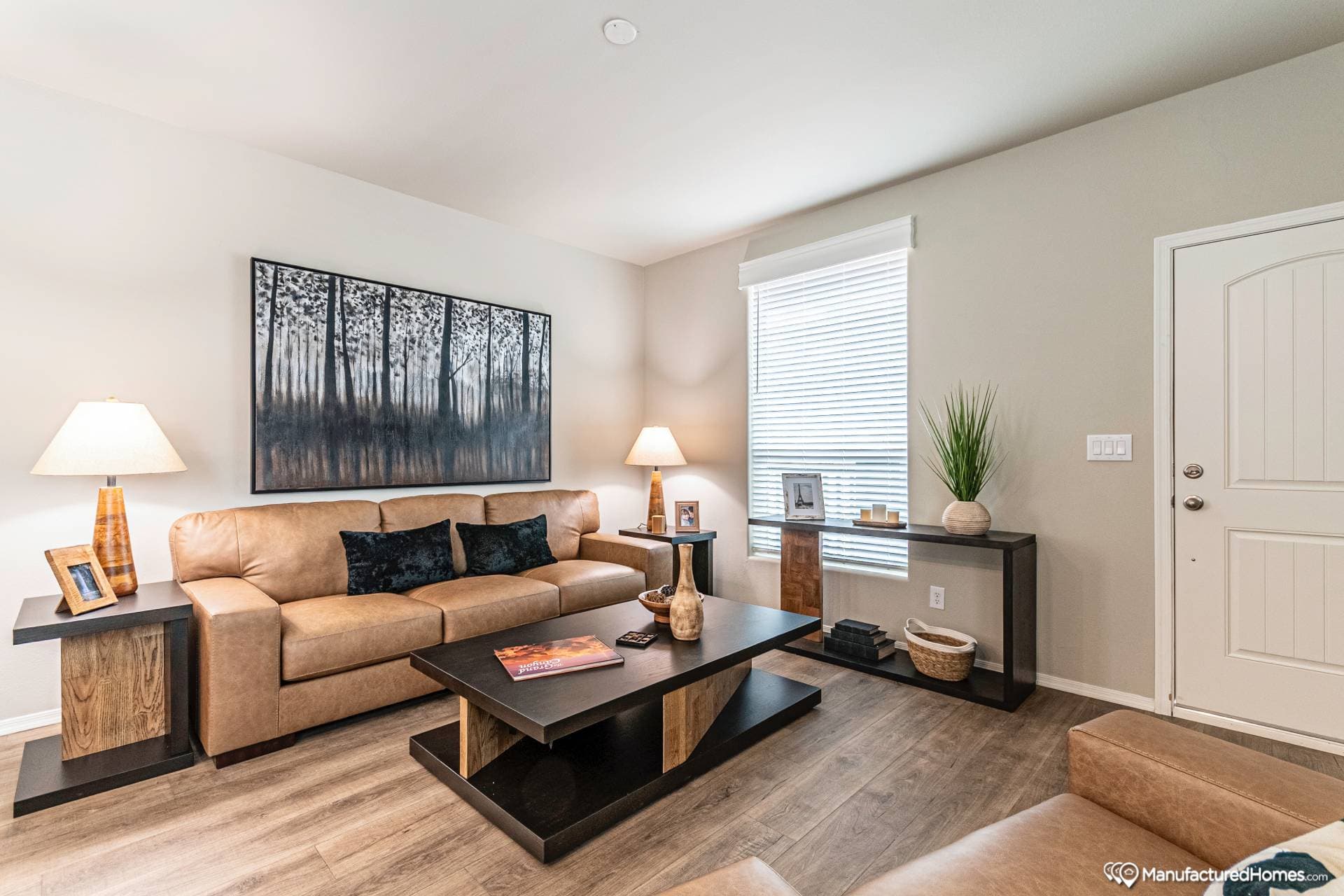 Economy plus 16582b interior home features