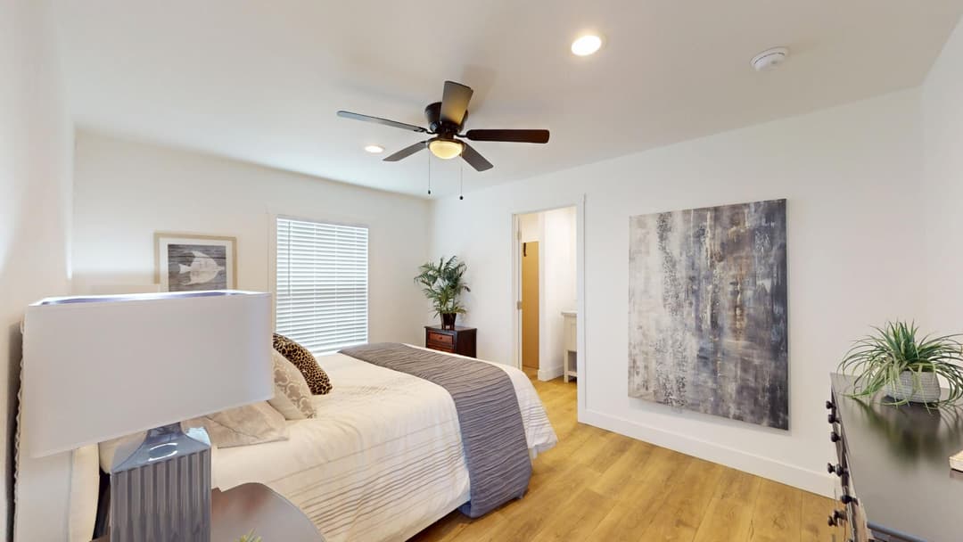Born to run bedroom home features